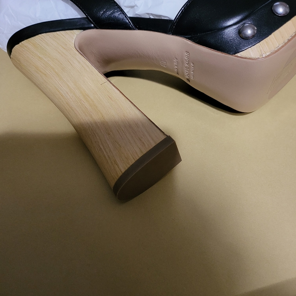 Micheal Kros new in the box shoe